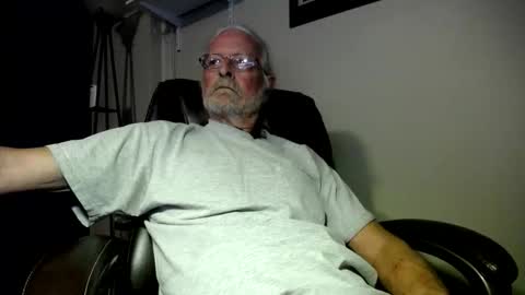 whofcares2 online show from 04-10-26, 01:33