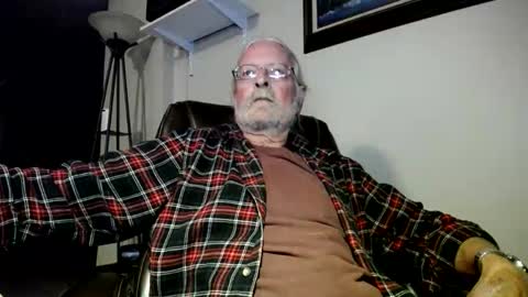 whofcares2 online show from 05-04-26, 01:23