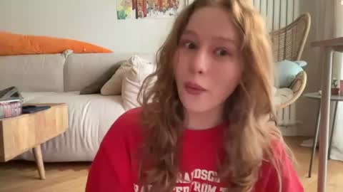 Snapshot of whoisalisa chatting on 06-27-26, 12:22 Alisa online show from 06-27-26, 12:22