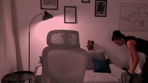 Snapshot of whoislulu chatting on 04-22-26, 05:47 whoislulu online show from 04-22-26, 05:47