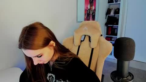 Snapshot of whole_eternity chatting on 03-11-25, 01:34 Abby online show from 03-11-25, 01:34