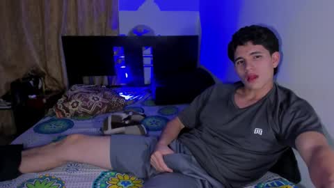 whos_he online show from 03-14-26, 02:28