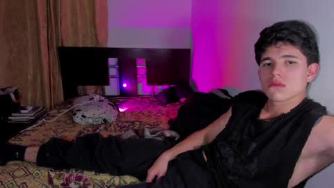 whos_he online show from 04-03-26, 01:47