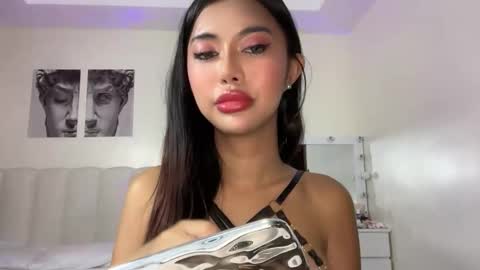 Snapshot of whoss_sofia chatting on 06-01-26, 11:01 Sofia online show from 06-01-26, 11:01