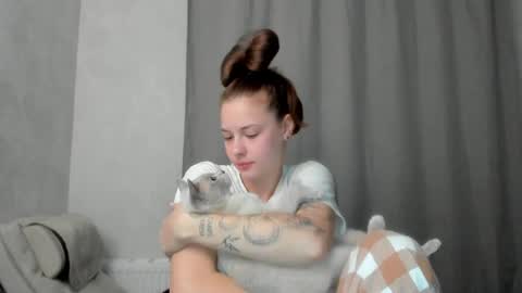 Veronica online show from 04-12-26, 06:57