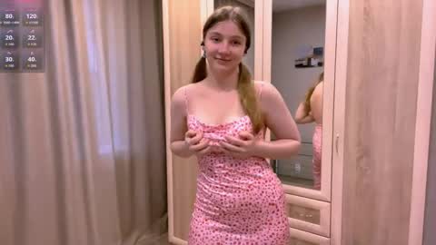 Snapshot of whymollycry chatting on 05-26-26, 04:03 Molly online show from 05-26-26, 04:03