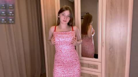 Snapshot of whymollycry chatting on 06-06-26, 06:23 Molly online show from 06-06-26, 06:23