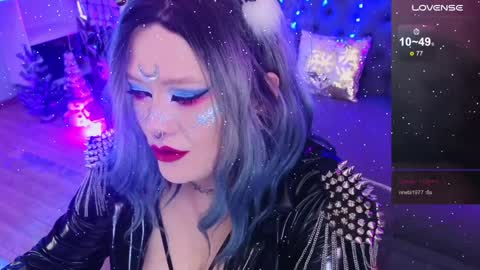 Laura  online show from 01-01-25, 12:11