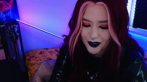 Laura  online show from 05-23-26, 05:34