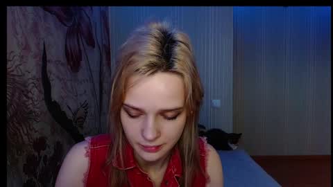 Snapshot of wicky_hey chatting on 09-28-25, 04:51 Victoria online show from 09-28-25, 04:51