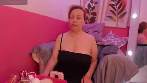 Snapshot of wife_mature chatting on 01-12-25, 12:23 sussy online show from 01-12-25, 12:23