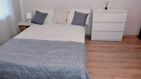 Snapshot of wifealone_x chatting on 03-05-25, 09:27 Eva online show from 03-05-25, 09:27