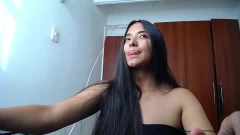 Ilauren online show from 10-17-25, 07:27