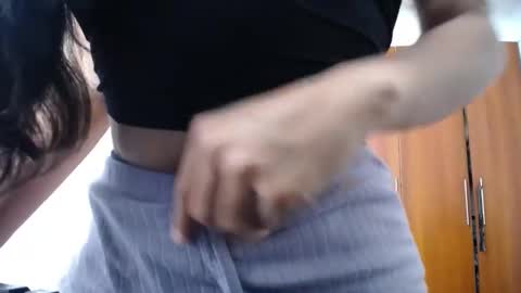 Ilauren online show from 10-18-25, 05:25