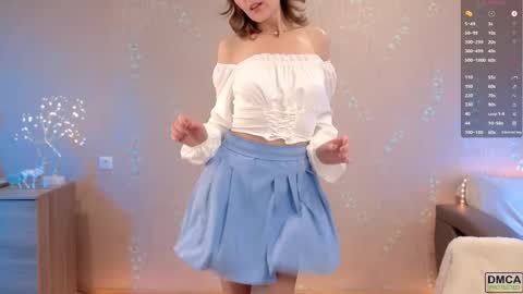 Snapshot of wild_berrrie chatting on 10-29-25, 04:37 Alice online show from 10-29-25, 04:37