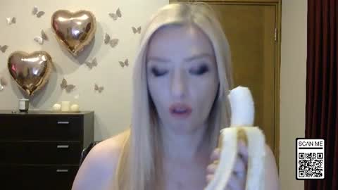 Snapshot of wild_silk_desire chatting on 06-16-26, 04:20 Alina online show from 06-16-26, 04:20