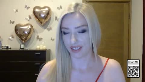 Snapshot of wild_silk_desire chatting on 06-19-26, 04:11 Alina online show from 06-19-26, 04:11