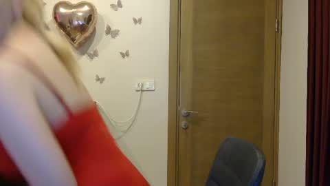 Snapshot of wild_silk_desire chatting on 07-06-26, 04:31 Alina online show from 07-06-26, 04:31