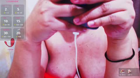 Snapshot of wildhotasianx chatting on 02-20-25, 04:14 wildhotasianx online show from 02-20-25, 04:14