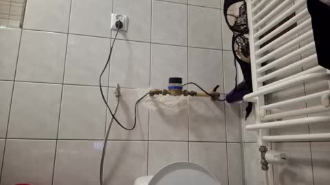 wildmike93 online show from 10-20-25, 03:34