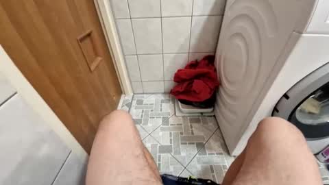 wildmike93 online show from 10-28-25, 06:32