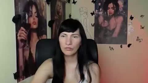 Snapshot of wildsoul8 chatting on 05-15-26, 07:15 Rosalinda online show from 05-15-26, 07:15