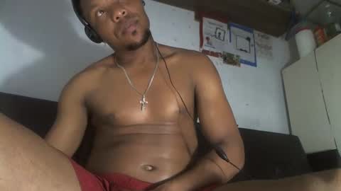 Snapshot of wilfer484725 chatting on 02-20-25, 02:29 wilfer online show from 02-20-25, 02:29