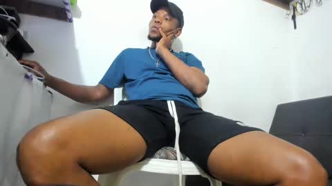 Snapshot of wilfer484725 chatting on 10-12-25, 11:37 wilfer online show from 10-12-25, 11:37