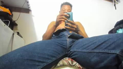 Snapshot of wilfer484725 chatting on 11-24-25, 03:01 wilfer online show from 11-24-25, 03:01