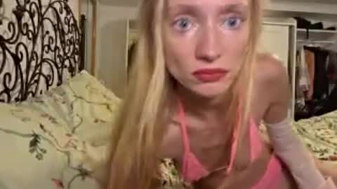 Willa Meadows online show from 06-25-26, 06:23