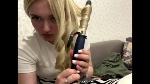 Sophia online show from 05-18-26, 04:57