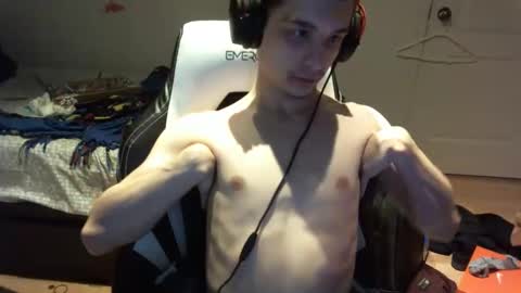 Snapshot of willfro_ chatting on 12-18-25, 05:02 willfro_ online show from 12-18-25, 05:02