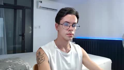 William online show from 10-19-25, 01:39