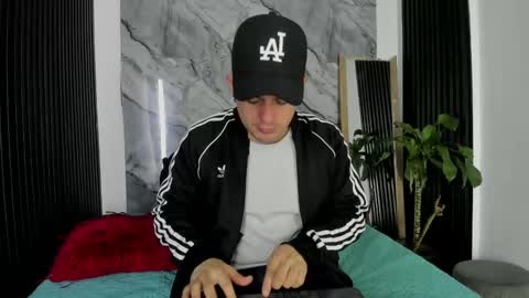 Snapshot of william_steel_ chatting on 09-11-25, 11:43 William Steel online show from 09-11-25, 11:43