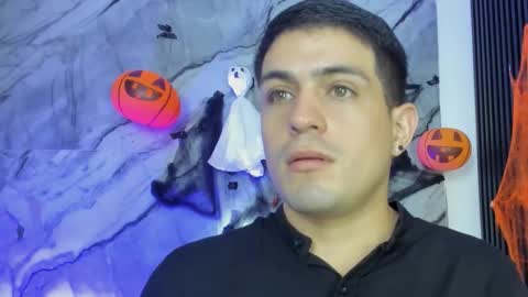 Snapshot of william_steel_ chatting on 10-19-25, 04:24 William Steel online show from 10-19-25, 04:24