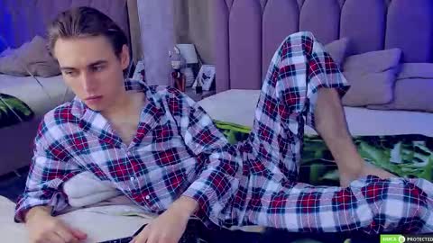 William online show from 11-10-25, 04:22