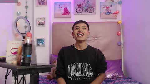 Snapshot of willians__ chatting on 11-11-25, 03:28 willians__ online show from 11-11-25, 03:28