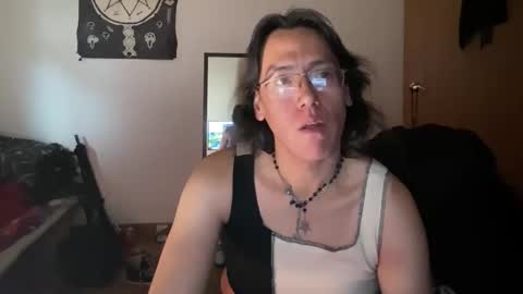 Snapshot of willlohne5 chatting on 11-18-25, 07:07 Ville Lohner online show from 11-18-25, 07:07