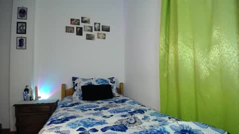 Snapshot of willmonkey chatting on 10-30-25, 01:40 willmonkey online show from 10-30-25, 01:40