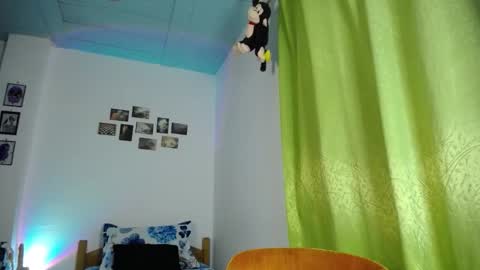 Snapshot of willmonkey chatting on 11-16-25, 05:13 willmonkey online show from 11-16-25, 05:13