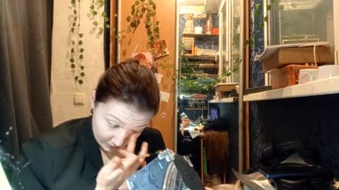 Snapshot of willodeanheitner chatting on 02-14-26, 08:05 Phoebe online show from 02-14-26, 08:05