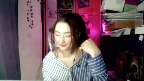 Phoebe online show from 03-12-26, 08:59