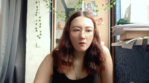 Phoebe online show from 04-07-26, 10:05