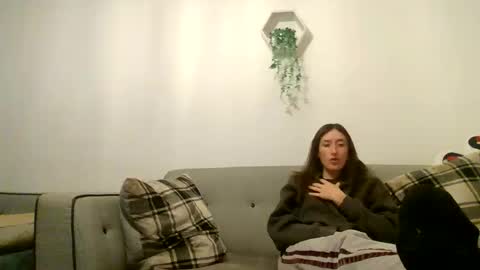 willy_est_95 online show from 11-24-25, 02:00