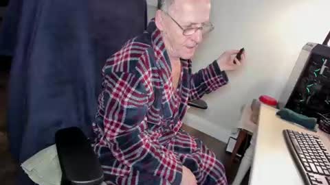WillySkynn online show from 07-18-26, 03:11