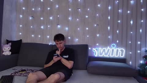 Snapshot of wineandboobs chatting on 12-30-24, 03:35 wineandboobs online show from 12-30-24, 03:35