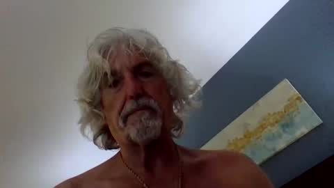 Snapshot of winedog2020 chatting on 05-08-26, 03:45 Gundja Man online show from 05-08-26, 03:45