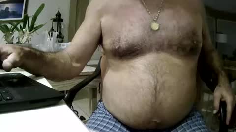 Snapshot of winedog2020 chatting on 06-05-26, 08:09 Gundja Man online show from 06-05-26, 08:09