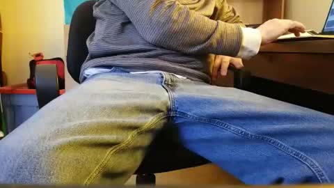 Snapshot of winertzo29 chatting on 12-15-25, 04:00 Winertzo29 online show from 12-15-25, 04:00