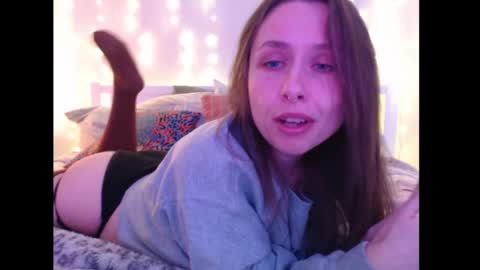 Snapshot of wingardiumleveveosa chatting on 01-13-25, 02:39 Eevie online show from 01-13-25, 02:39